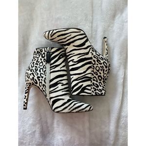 Animal print Guess heels